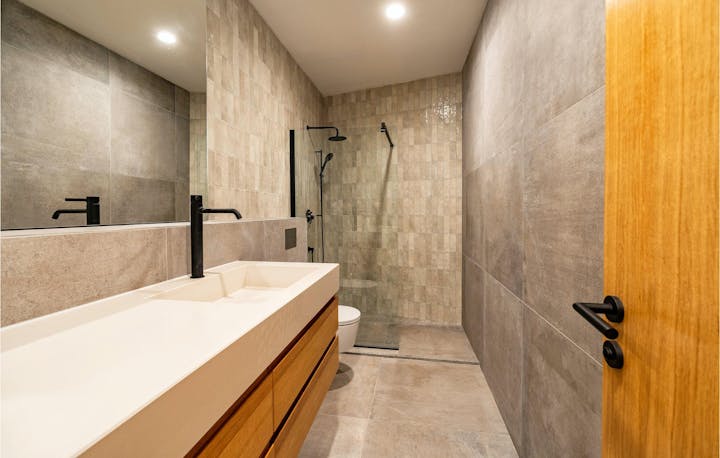 Bathroom photo