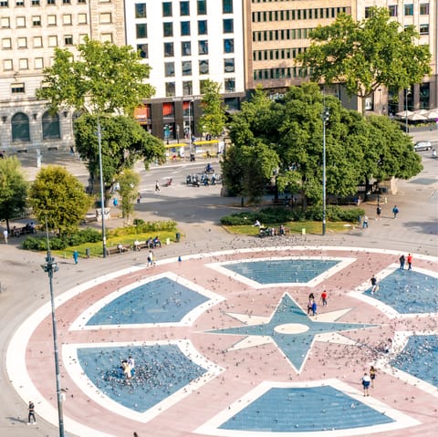 Stay just a four-minute walk away from Plaça de Catalunya