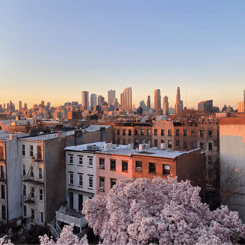 Explore the bustling streets of Manhattan from your Bed-Stuy base – you can reach Midtown in around forty-five minutes
