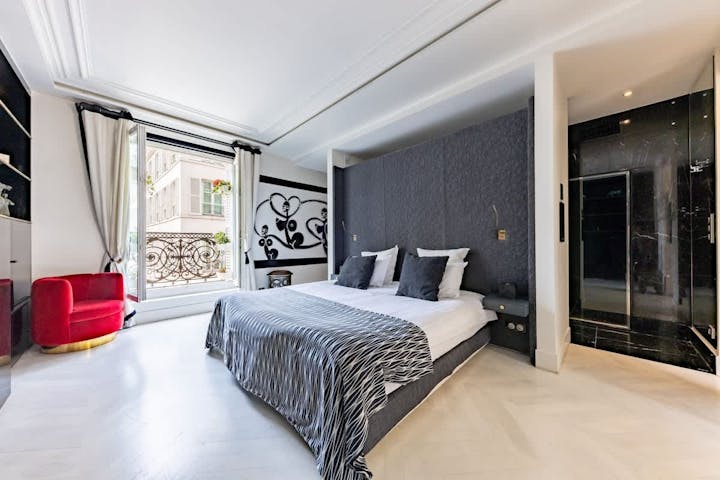Bedroom photo