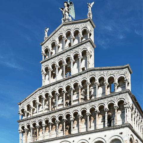 Stroll towards the iconic Piazza San Michele