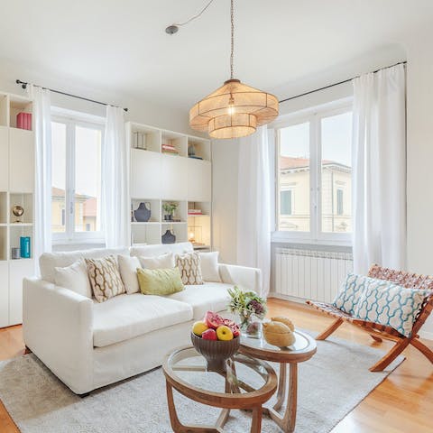 Relax and unwind with evening drinks in the living room