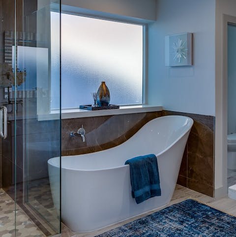 Soak away your troubles in the relaxing slipper bath tub