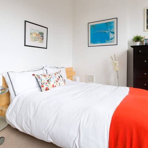 Get a great nights sleep in the cosy bedroom