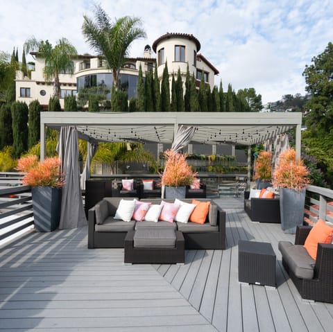 Entertain for hours on the huge rooftop terrace