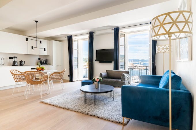The Riviera Breeze