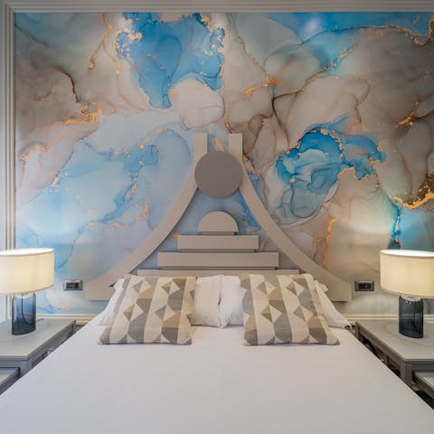 Wake up in the elegant bed feeling rested and ready for another day of Syracuse sightseeing