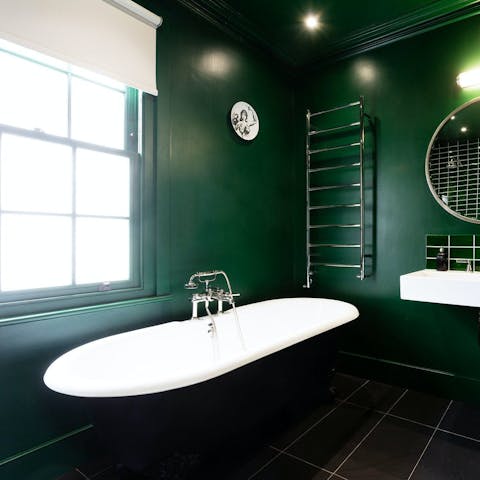 Indulge in a post-sightseeing soak in the roll-top bath