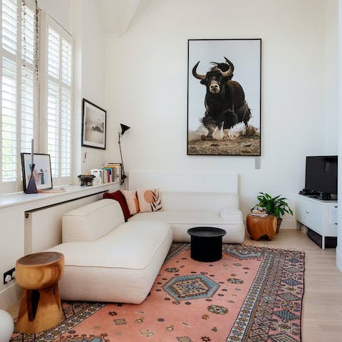 Make yourself at home in this artistic loft-style apartment