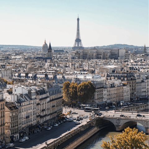 Explore beautiful Paris, including the nearby Arc de Triomphe