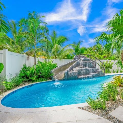 Make a splash in the pool with the fully integrated water slide