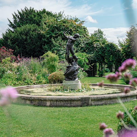 Take a picnic to Regent's Park – it's a few Tube stops away