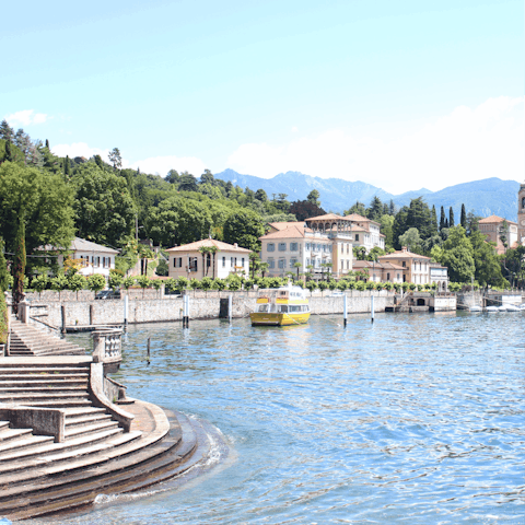 Take a short drive to the iconic Lago di Como