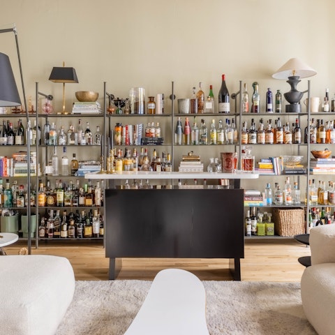 Mix up a cosmopolitan at the fantastic home bar