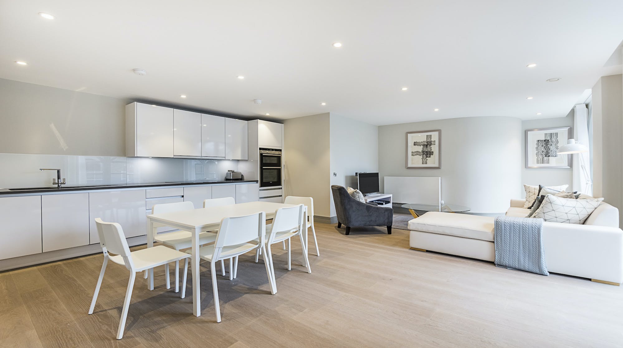 Thames Condo, Battersea, London Plum Guide