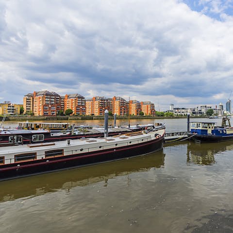 Impressive Location on the Thames