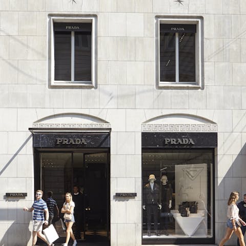 Enjoy a location on Milan's best shopping street