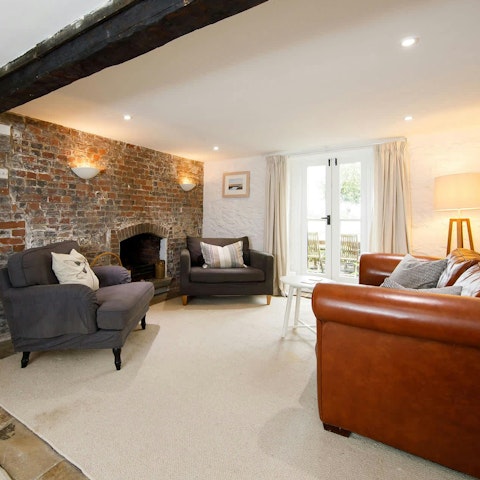 Relax with evening drinks at home or walk to the local pub