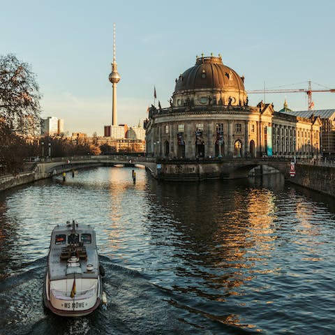 Explore the city on your doorstep – your home in Citymarina is well placed for places like Kreuzberg