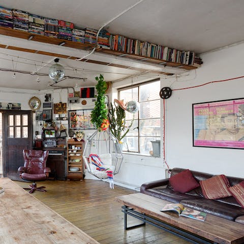 Relax in the hanging Parrot chair