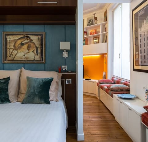 Enjoy modern open-plan living