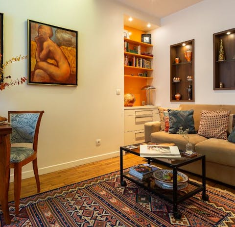 Relax in the warm and welcoming tones of the apartment