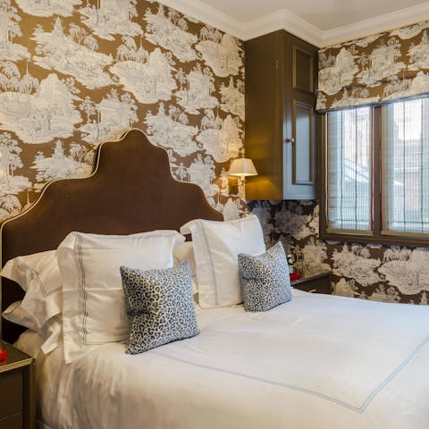 Wake up in the stylish, peaceful bedroom feeling rested and ready for another day of London sightseeing