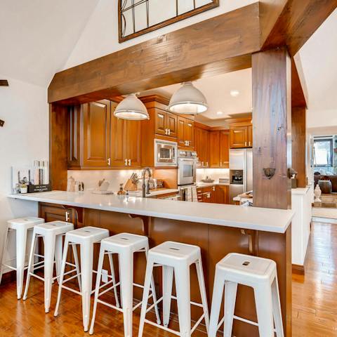 Fuel up in the mornings together around the chic breakfast bar
