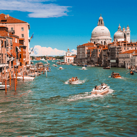 Stay within walking distance of the Castello, Cannaregio and San Marco districts