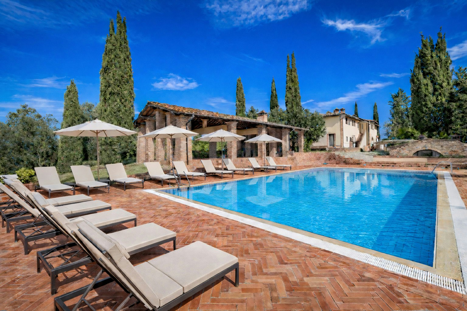 Tuscan Stone Corner