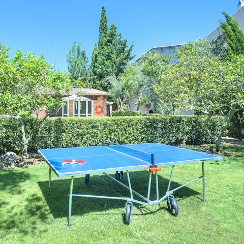 Begin a table tennis tournament in the lull before lunchtime