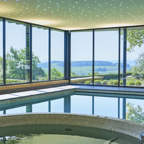 Take advantage of the resorts communal swimming pool