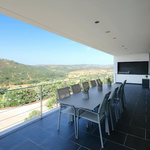 Dine al fresco, with the hills of Bensafrim as your backdrop