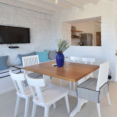 Tuck into delicious Greek salads and lamb kebabs around your dining set