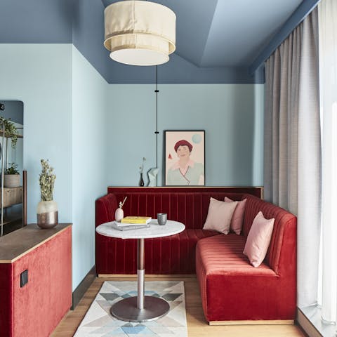 Sit down with your morning coffee and newspaper in the stylish sofa nook