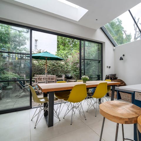 Choose whether to dine inside or out