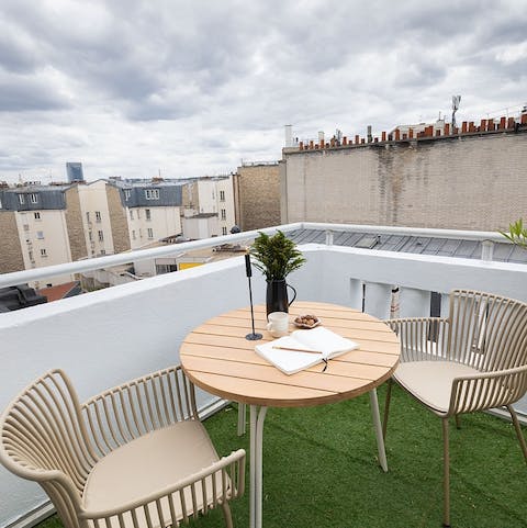 Sip vin on the terrace while planning which museums to visit the next day