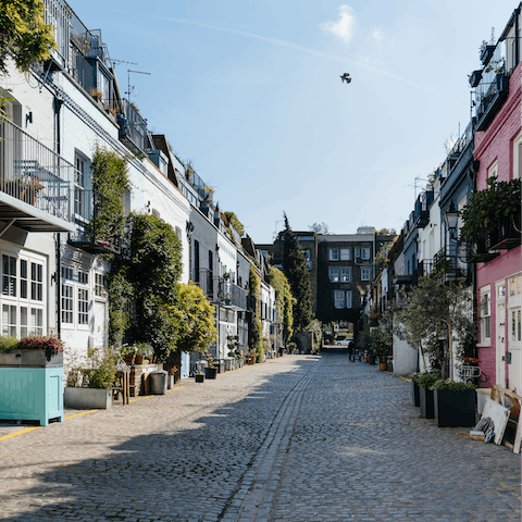 Discover the famous markets at Notting Hill, footsteps from your door