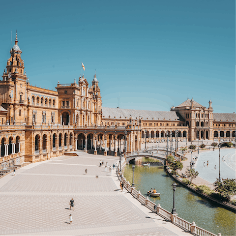Stay in the central Arenal district of Seville