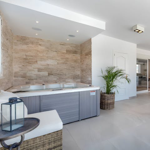 Feel a wonderful sense of wellbeing while relaxing in the Jacuzzi