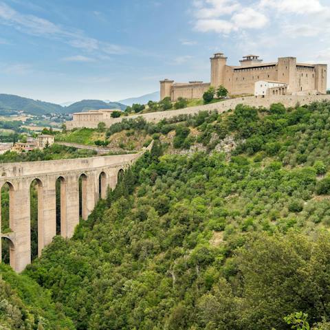 Experience the beauty of Umbria from Scheggino
