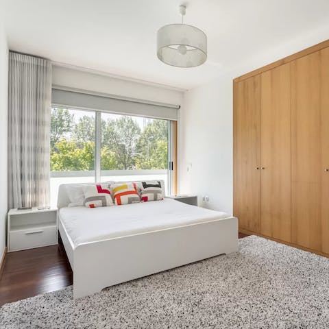 Wake up refreshed in your comfortable bed, ready for another day of Porto sightseeing