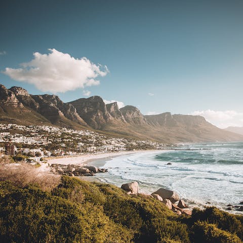 Stay in the heart of Cape Town, a short drive from the V&A Waterfront