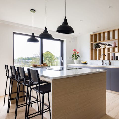 Wake up with your morning coffee at the stylish breakfast bar