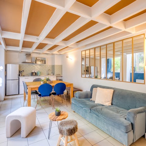 Return from galleries to relax in the loft-style living space