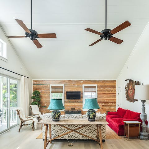 Hang out with friends in the light-drenched lounge