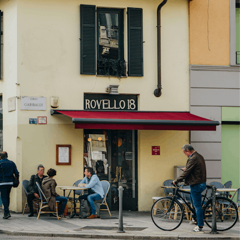 Savour the atmosphere with drinks in a local restaurant