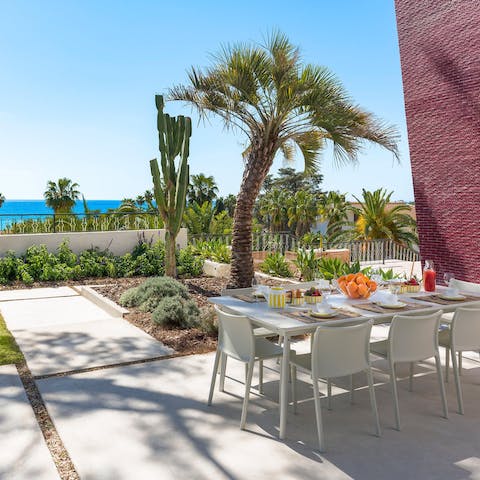 Enjoy delicious meals prepared by a private chef (available on request)