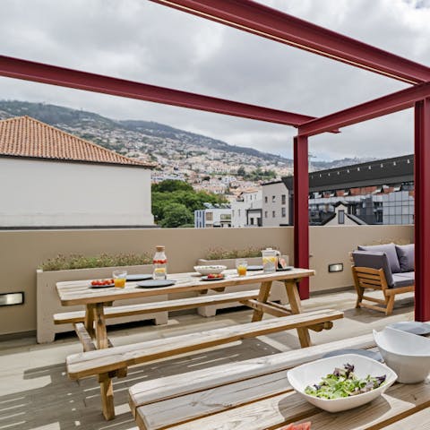 Indulge in al fresco meals with views of the mountains