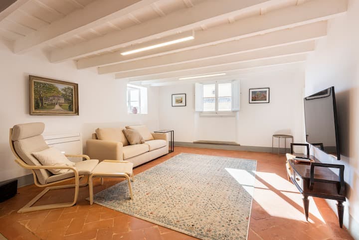 Terracotta & White Wood